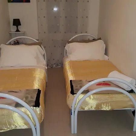 Mi Casa Es Tambien Tu Casa 2 3*